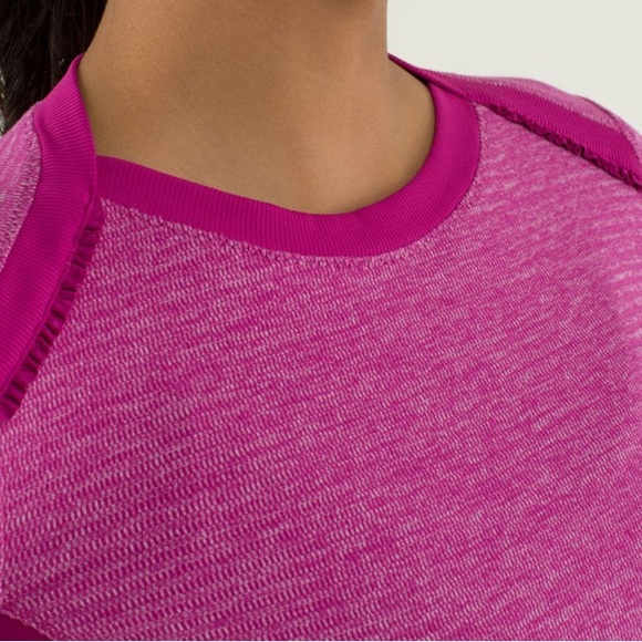Lululemon Base Runner Long Sleeve
Mini Check Pique Raspberry / Raspberry - Picture 2 of 7